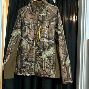 men mossy oak jacket, no hoodie